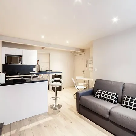 Parfaitement Equipe - Metro Cordeliers Ail Apartment *