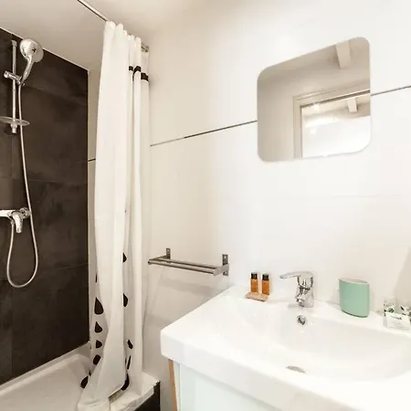 Parfaitement Equipe - Metro Cordeliers Ail Apartment *